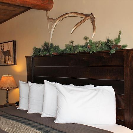 ווסט ילוסטון Elkhorn Cabins And Inn מראה חיצוני תמונה