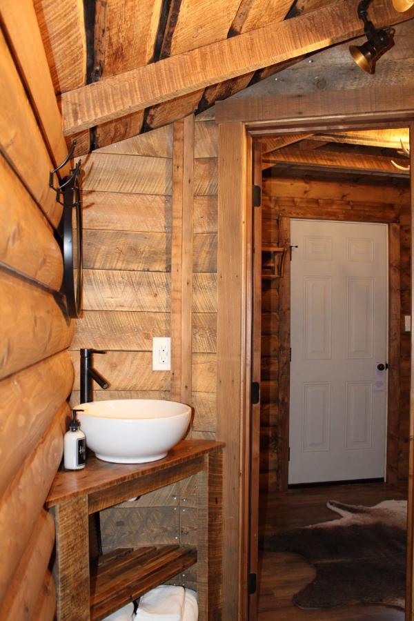 ווסט ילוסטון Elkhorn Cabins And Inn חדר תמונה