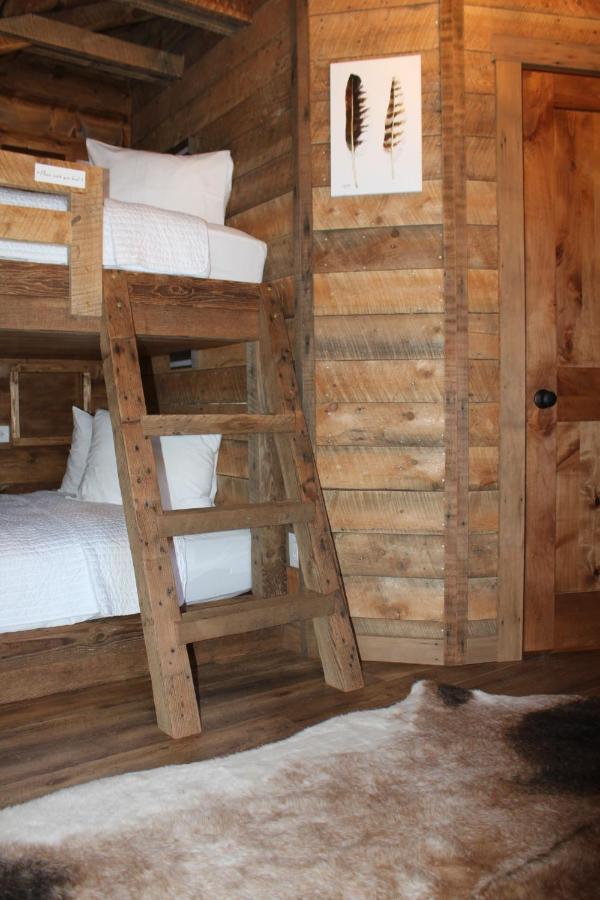 ווסט ילוסטון Elkhorn Cabins And Inn מראה חיצוני תמונה