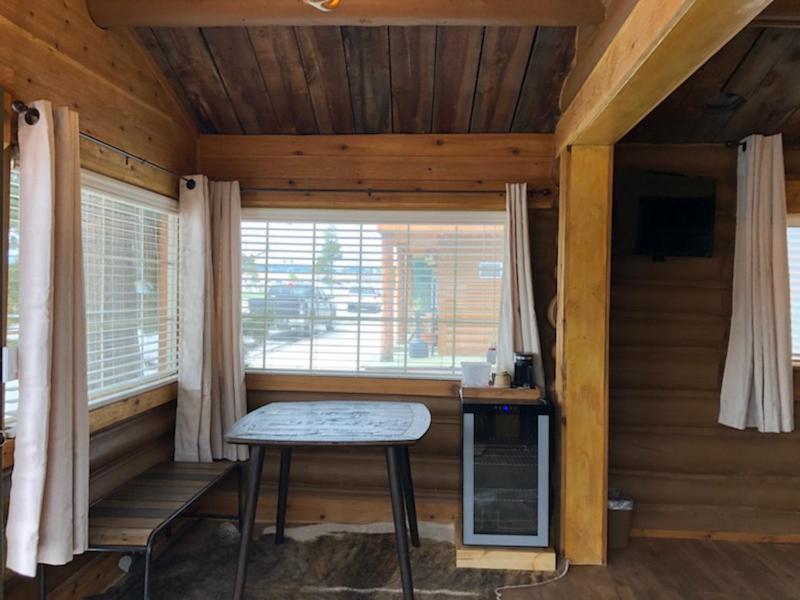ווסט ילוסטון Elkhorn Cabins And Inn חדר תמונה