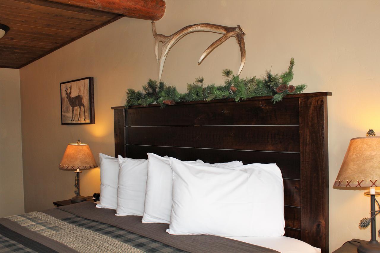 ווסט ילוסטון Elkhorn Cabins And Inn מראה חיצוני תמונה