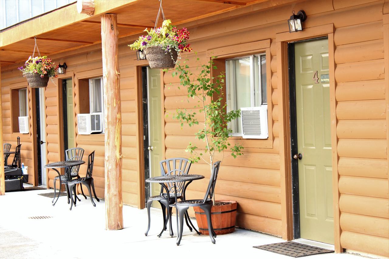 ווסט ילוסטון Elkhorn Cabins And Inn מראה חיצוני תמונה