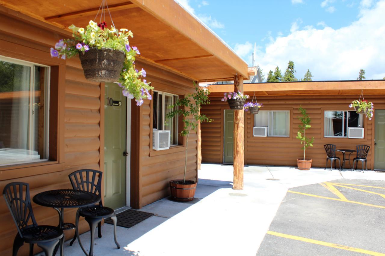 ווסט ילוסטון Elkhorn Cabins And Inn מראה חיצוני תמונה