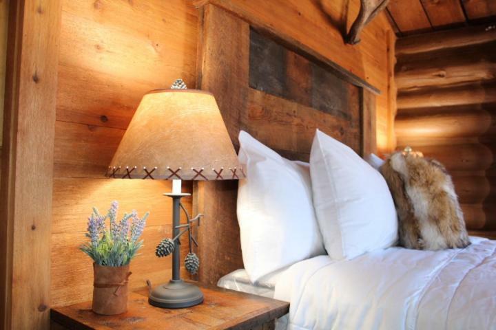 ווסט ילוסטון Elkhorn Cabins And Inn מראה חיצוני תמונה